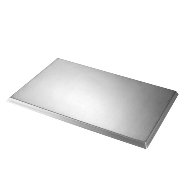 Aluminum baking pan with straight edge