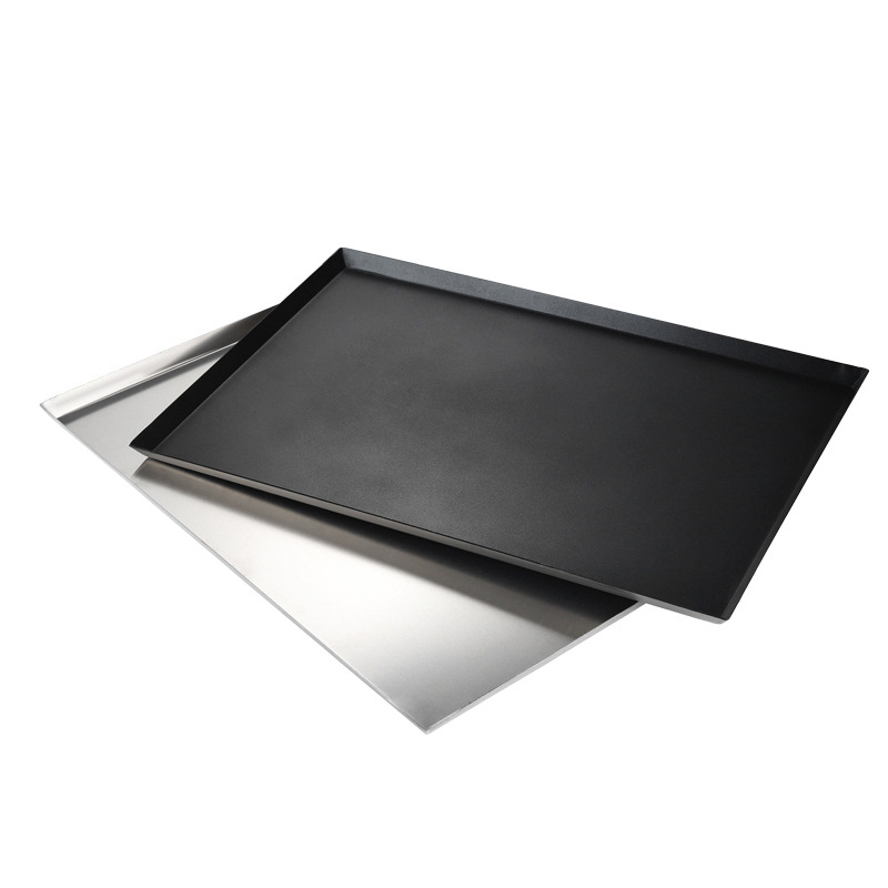 Aluminum baking pan with straight edge