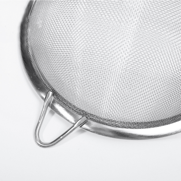 Stainless steel colander with pointed ears